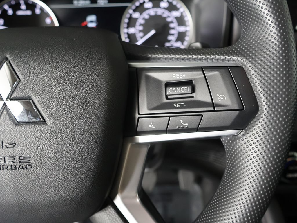 New 2026 Mitsubishi Outlander ES AWD/4WD image 39