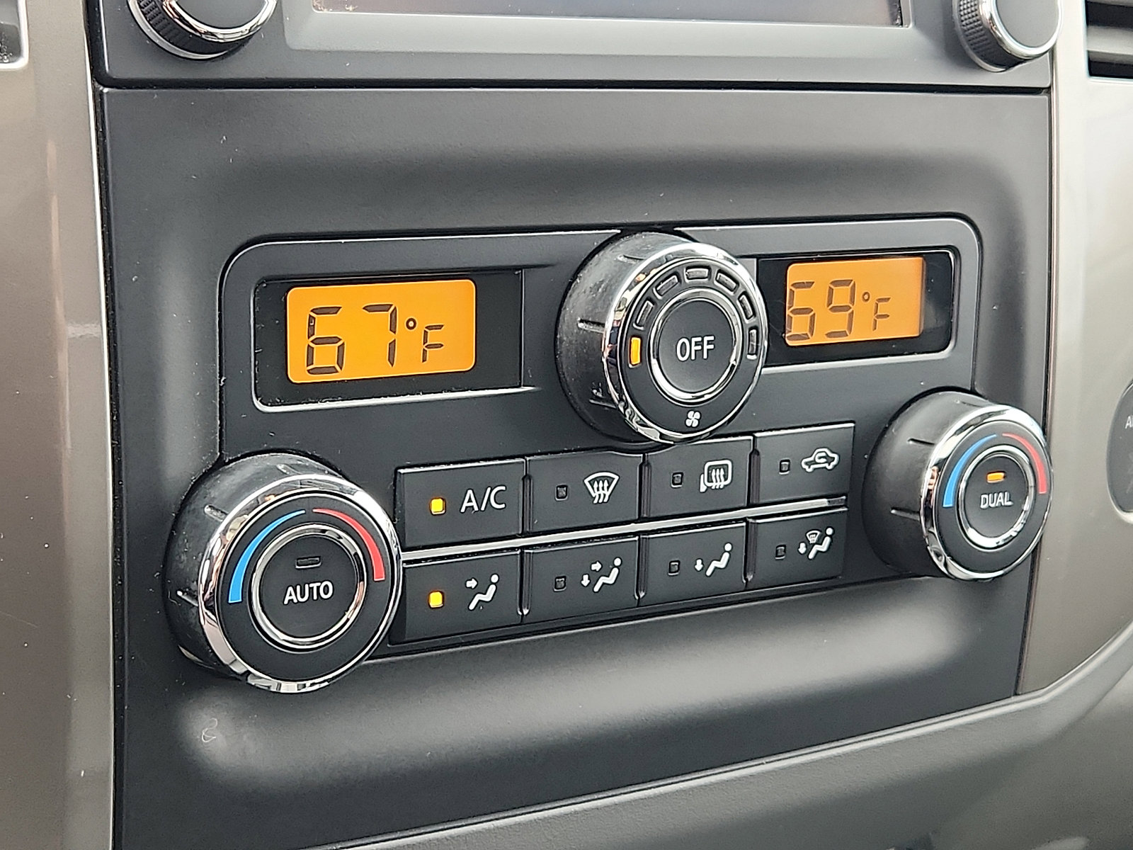 Used 2019 Nissan Frontier SL image 16