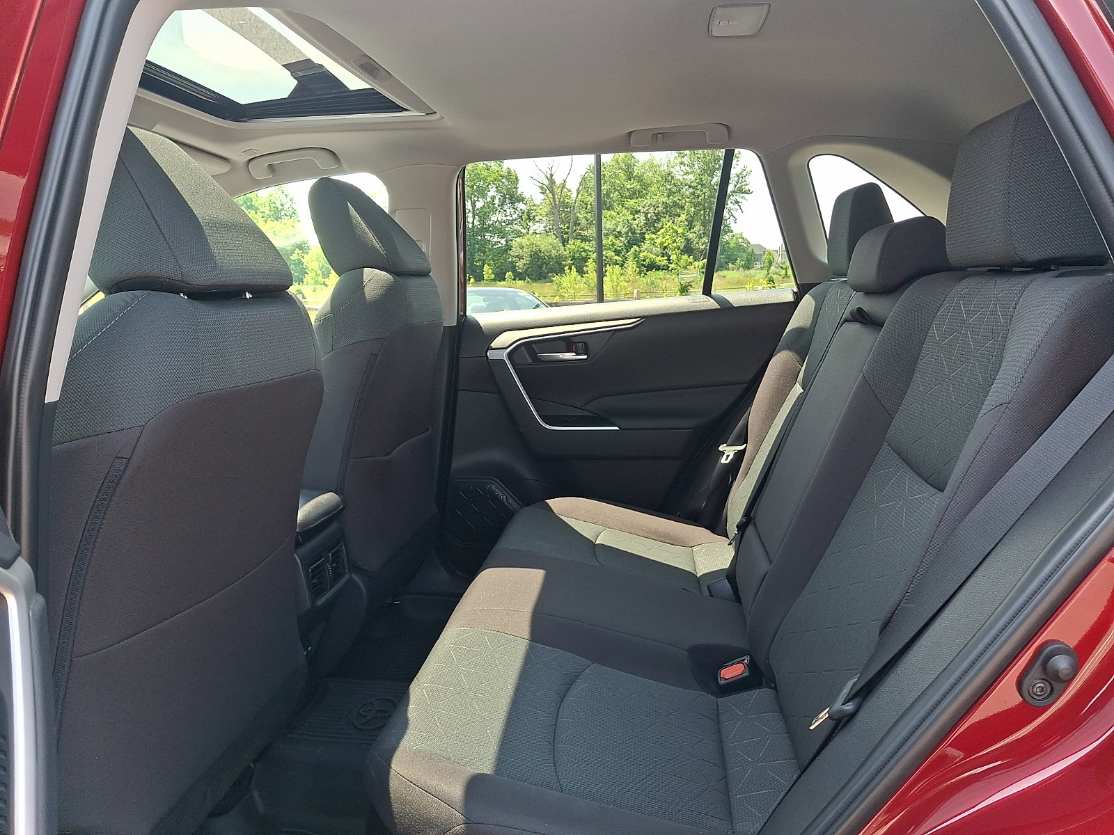 Used 2023 Toyota RAV4 XLE AWD/4WD image 11