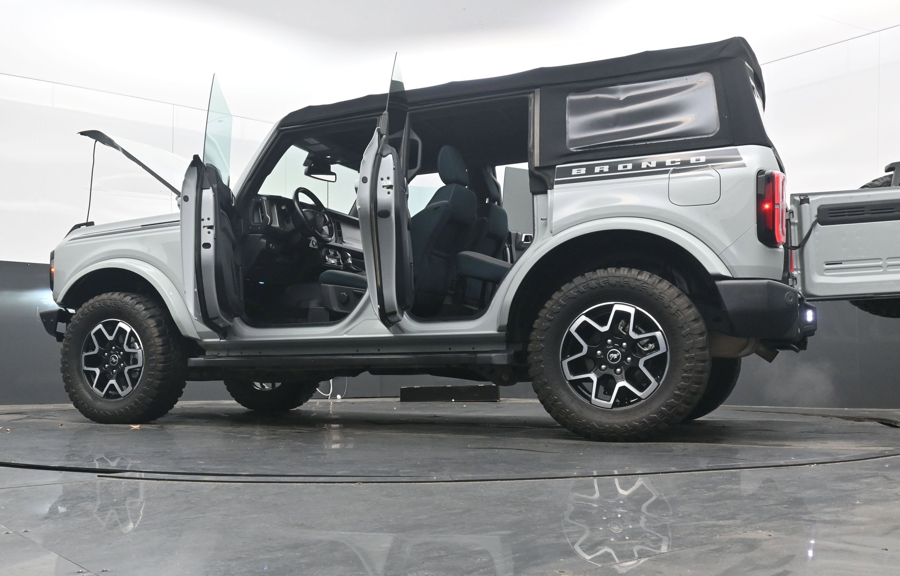 Used 2021 Ford Bronco Outer Banks image 43