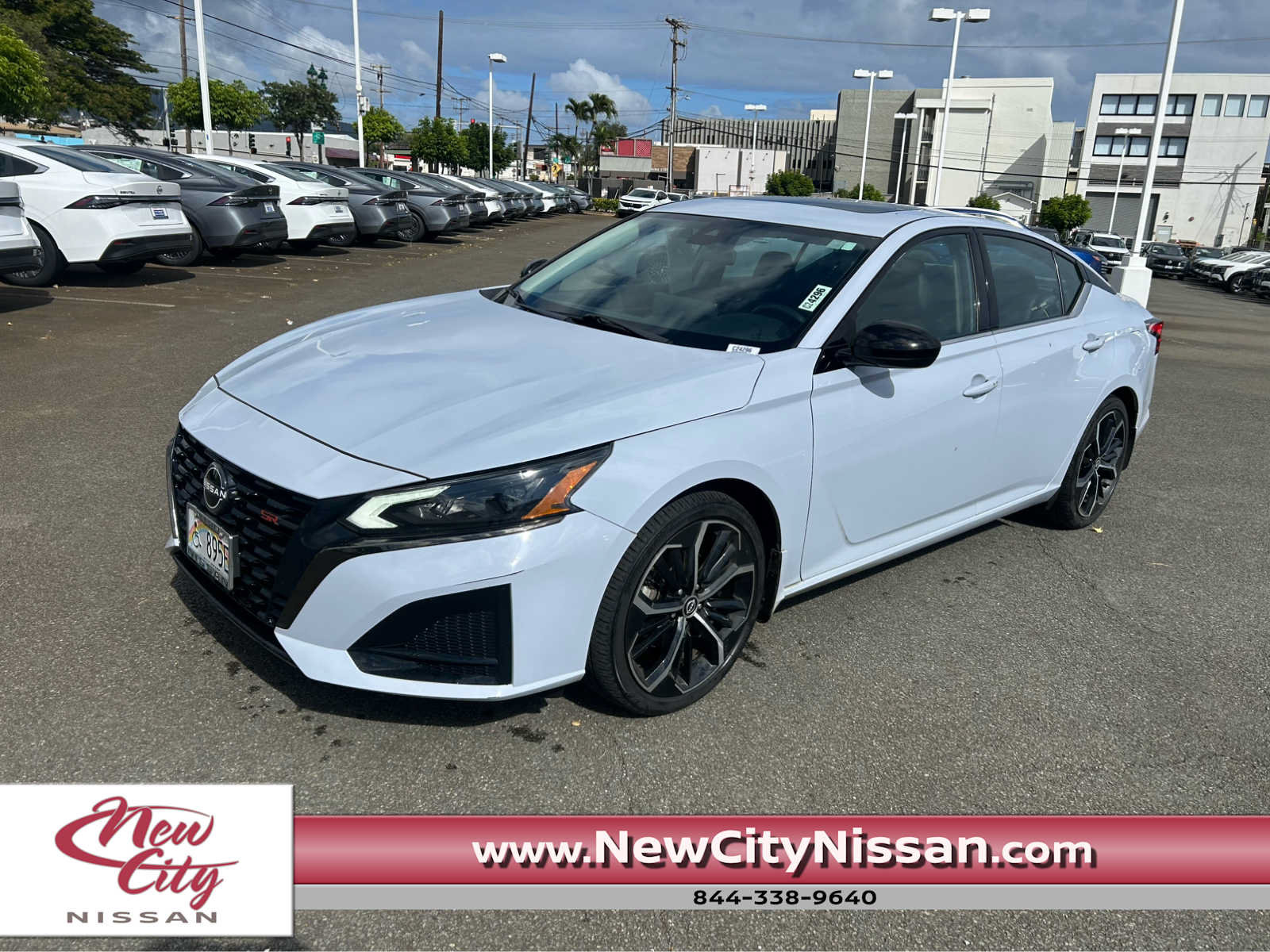 Used 2023 Nissan Altima 2.5 SR w/ SR Premium Package FWD image 1