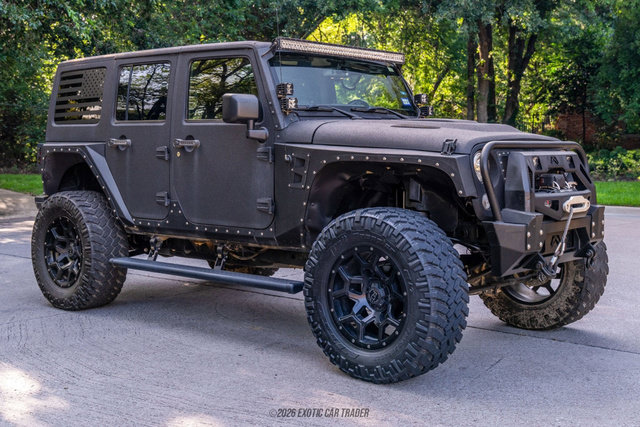 Used 2017 Jeep Wrangler Unlimited Rubicon w/ Connectivity Group AWD/4WD image 10