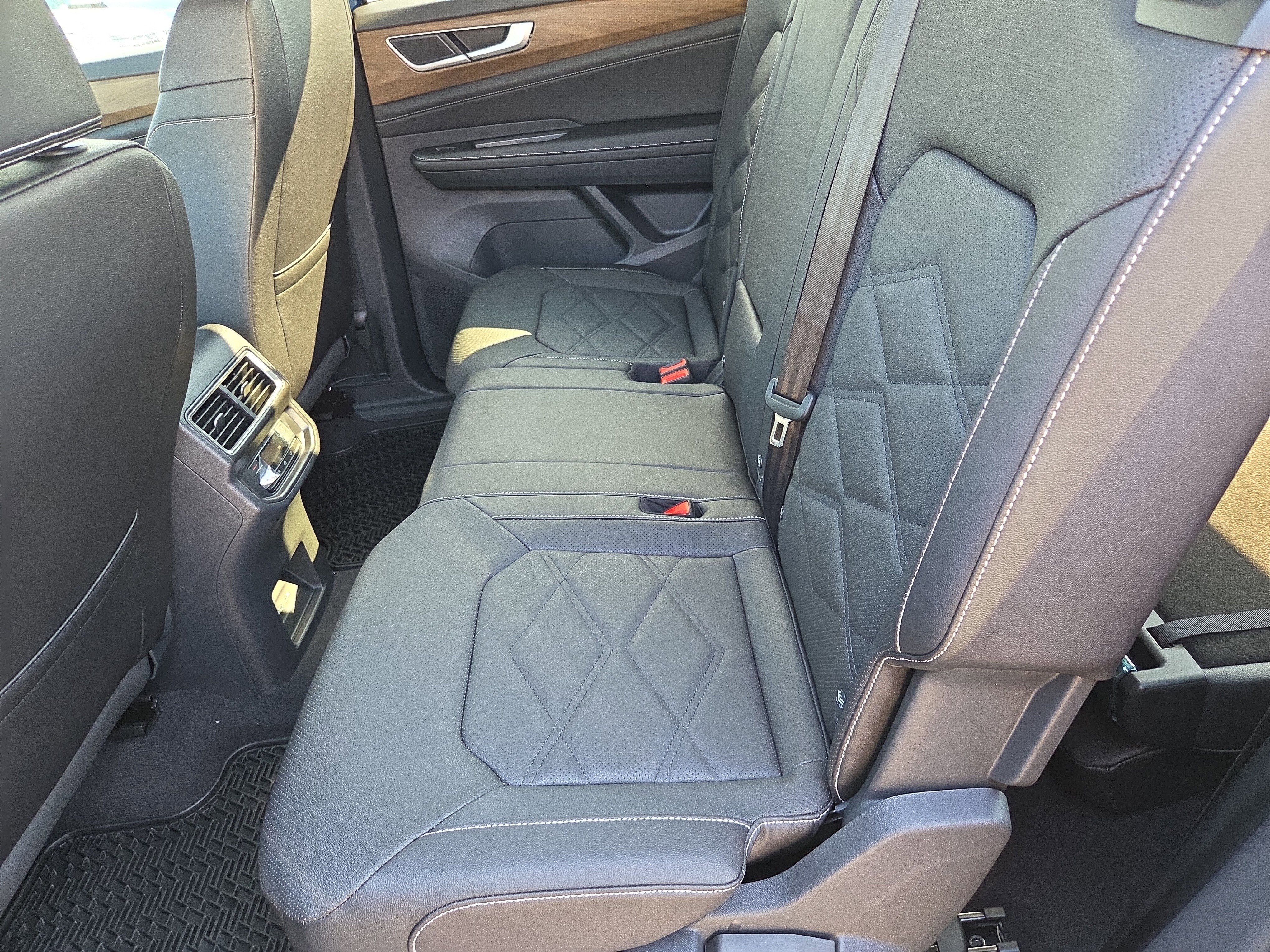 New 2026 Volkswagen Atlas SE image 6