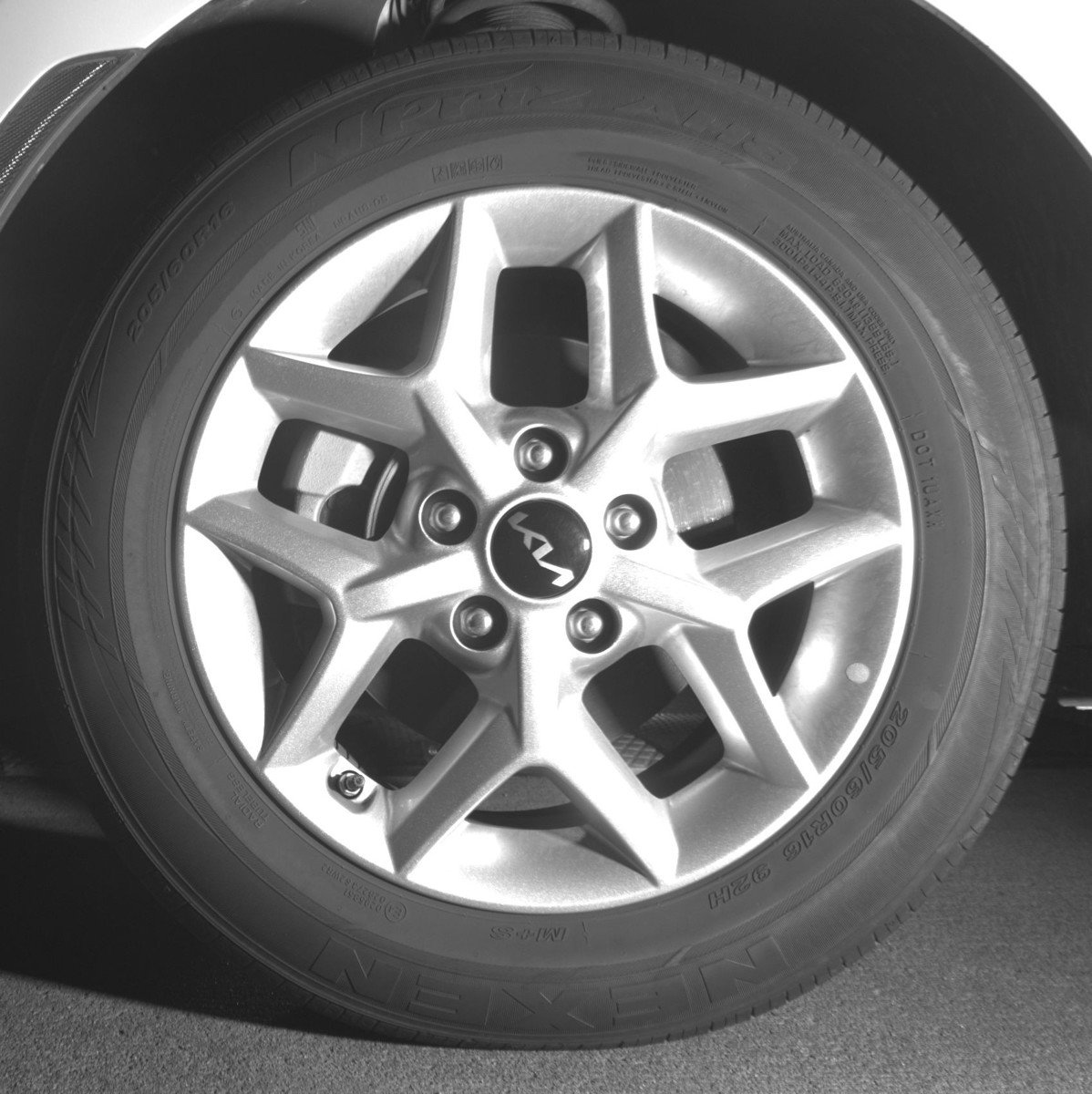 Used 2025 Kia Soul LX w/ LX Technology Package FWD image 12