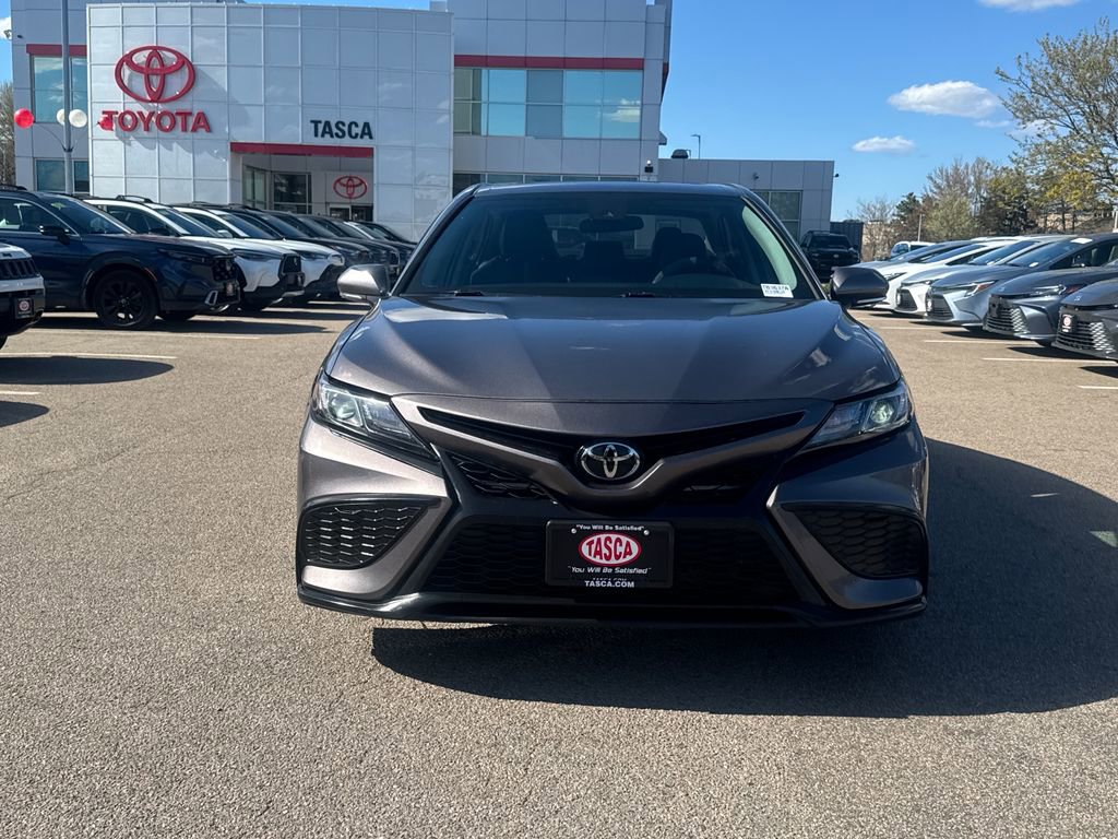 Used 2022 Toyota Camry SE w/ Cold Weather Package AWD/4WD image 2