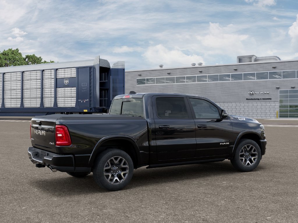 New 2026 RAM 1500 Laramie AWD/4WD image 4
