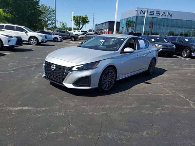 Used 2023 Nissan Altima 2.5 SL FWD image 2