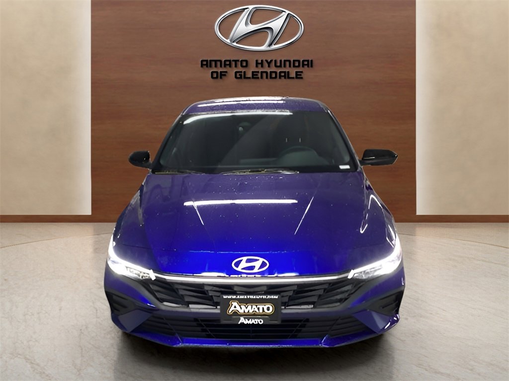 Used 2025 Hyundai Elantra Sport image 8