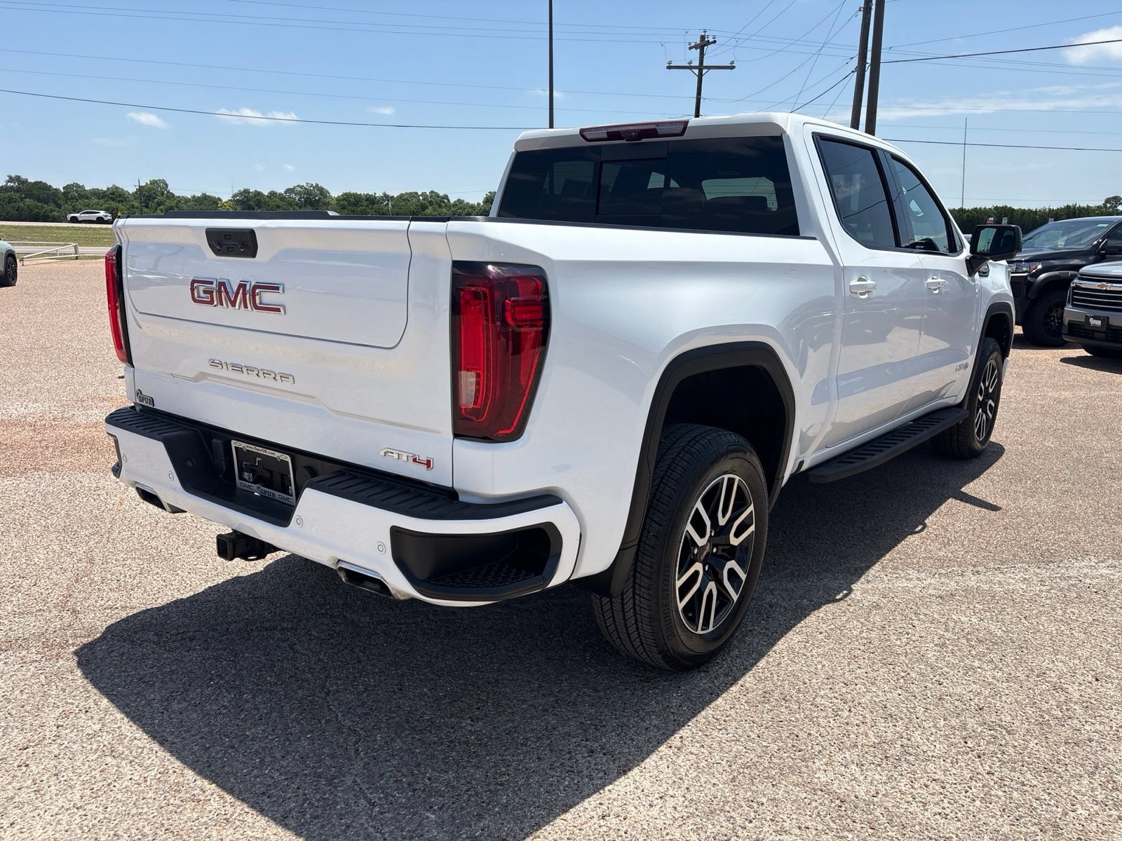 Used 2024 GMC Sierra 1500 AT4 w/ Technology Package AWD/4WD image 6