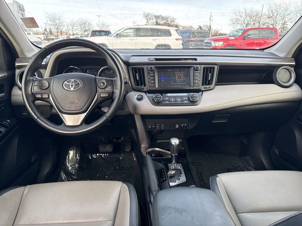 Used 2018 Toyota RAV4 Limited image 13