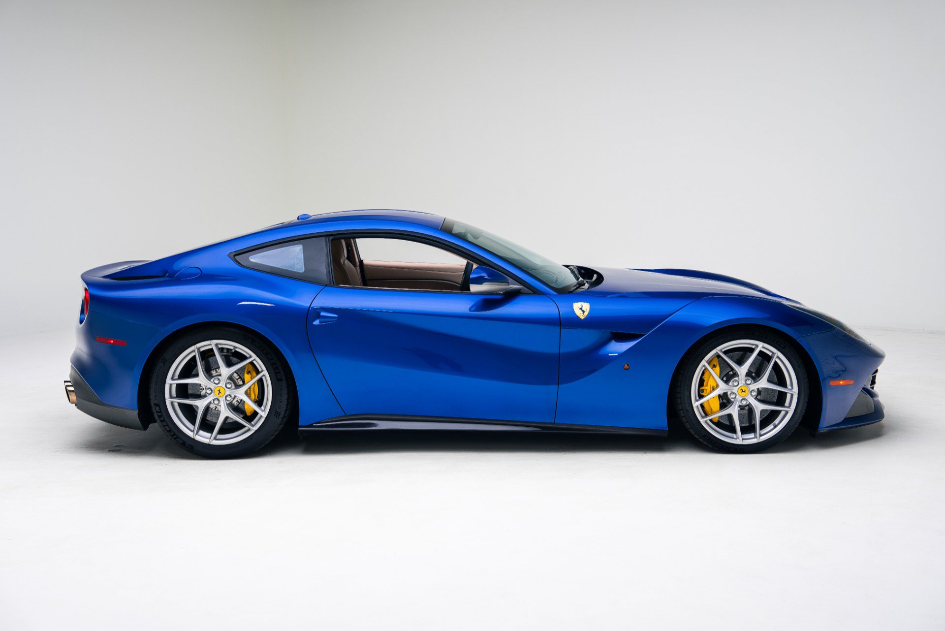 Used 2016 Ferrari F12 Berlinetta RWD image 18