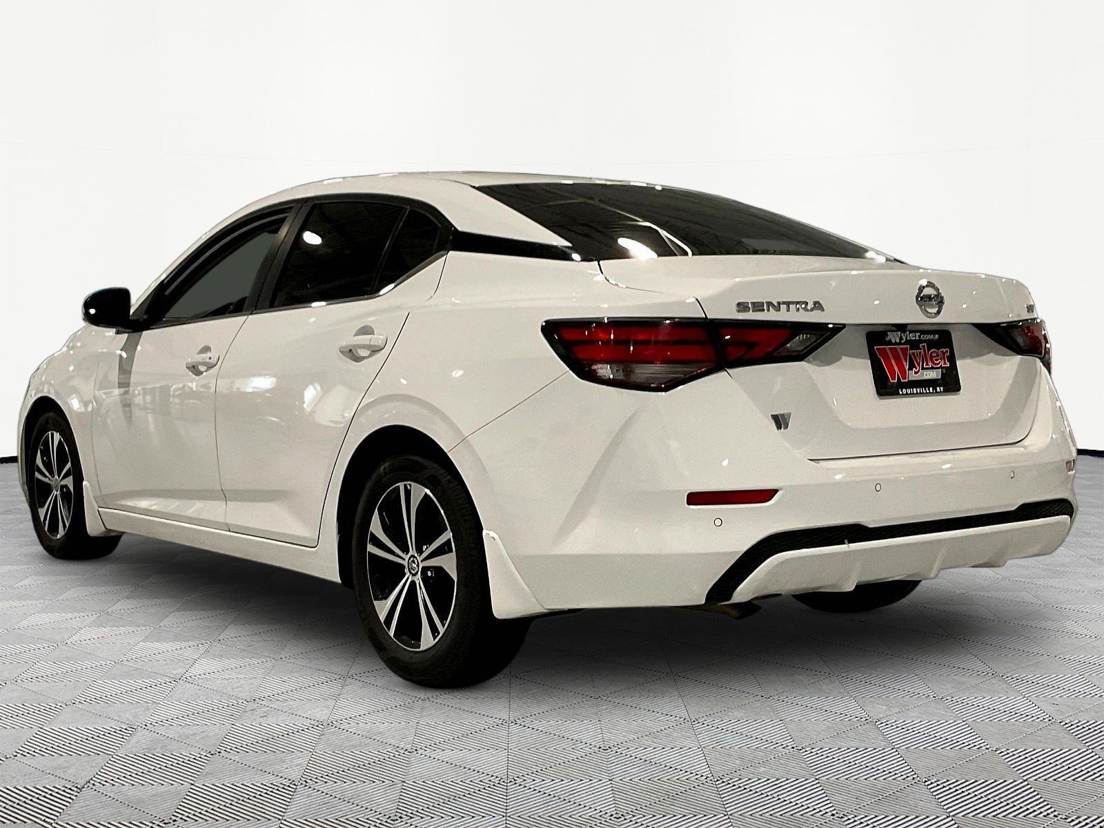 Used 2022 Nissan Sentra SV FWD image 4