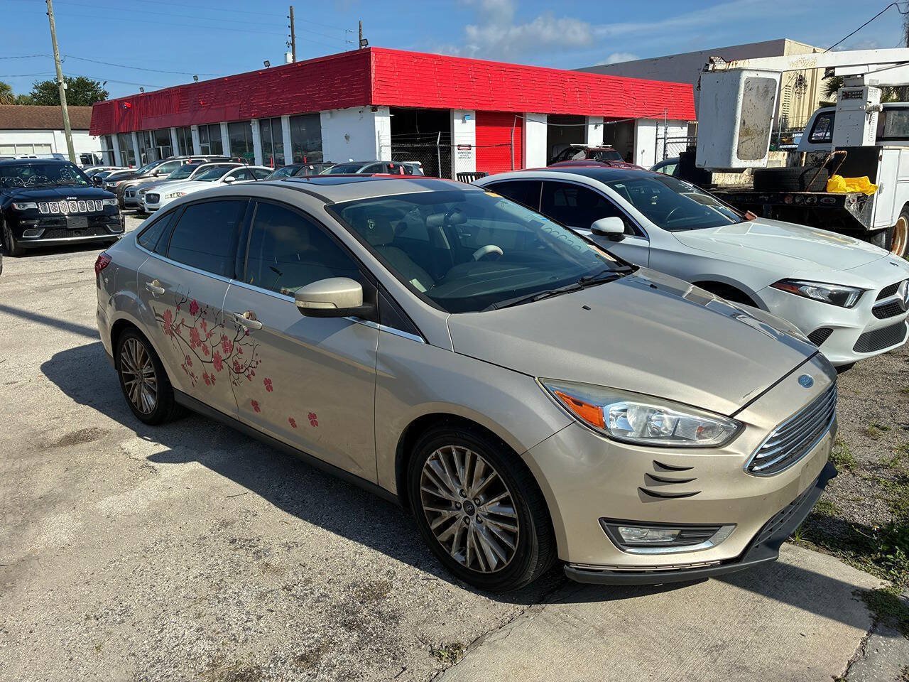 Used 2018 Ford Focus Titanium FWD image 7