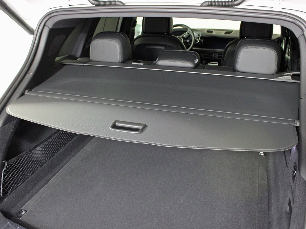 Used 2025 Porsche Cayenne image 14