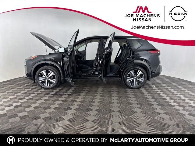 Used 2023 Nissan Rogue SL w/ SL Premium Package image 9