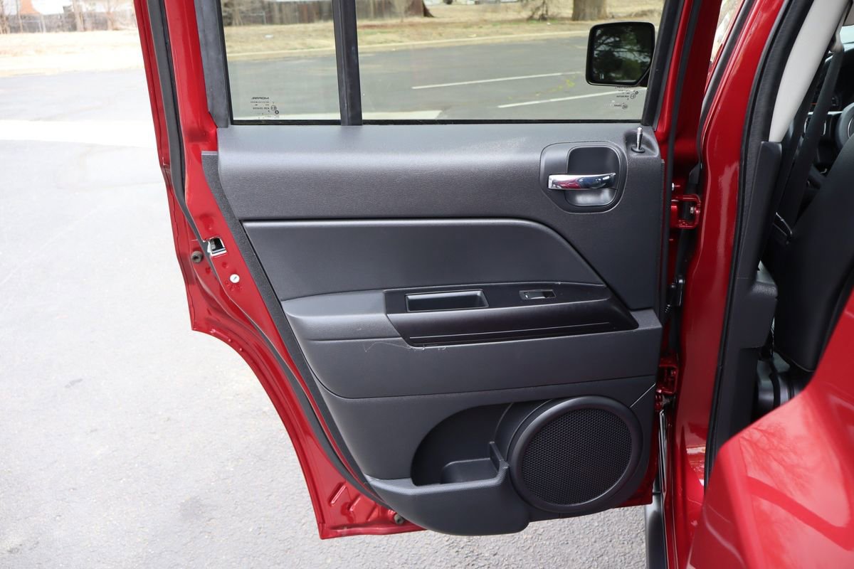 Used 2016 Jeep Patriot High Altitude image 24