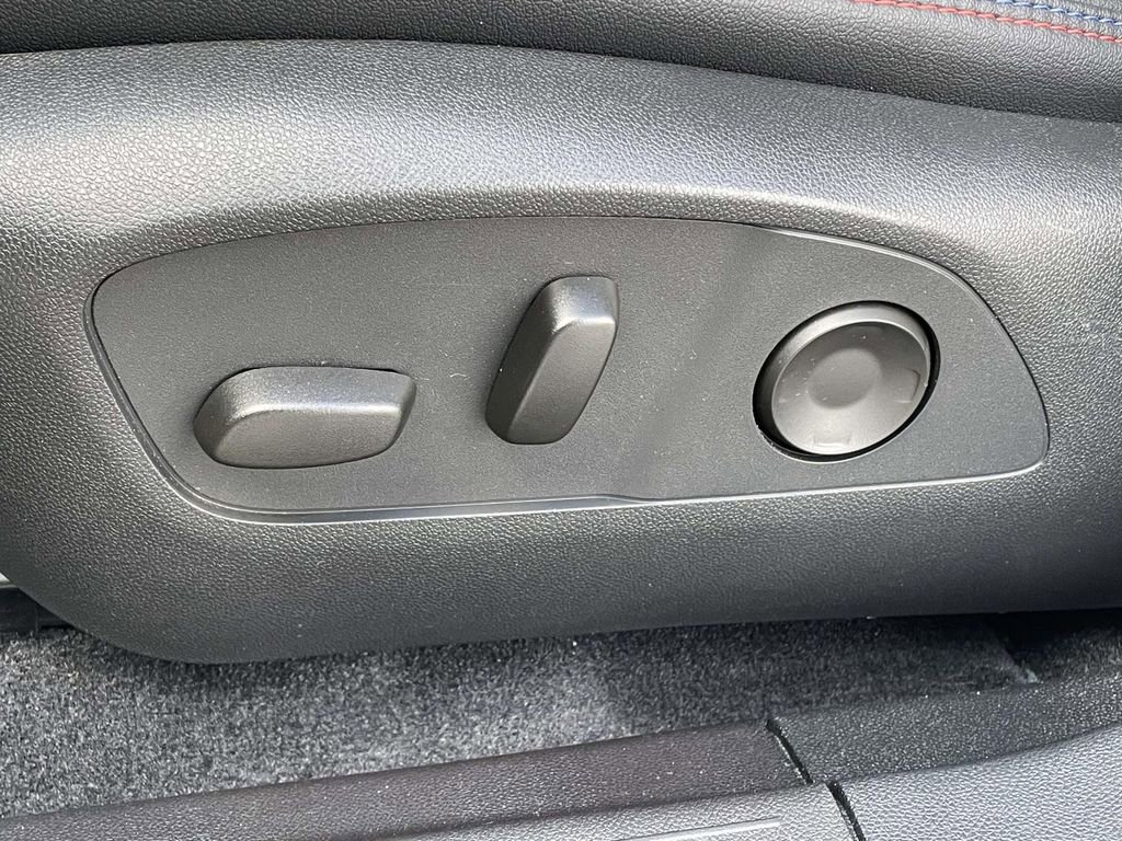 Used 2024 Chevrolet Equinox EV RS image 7