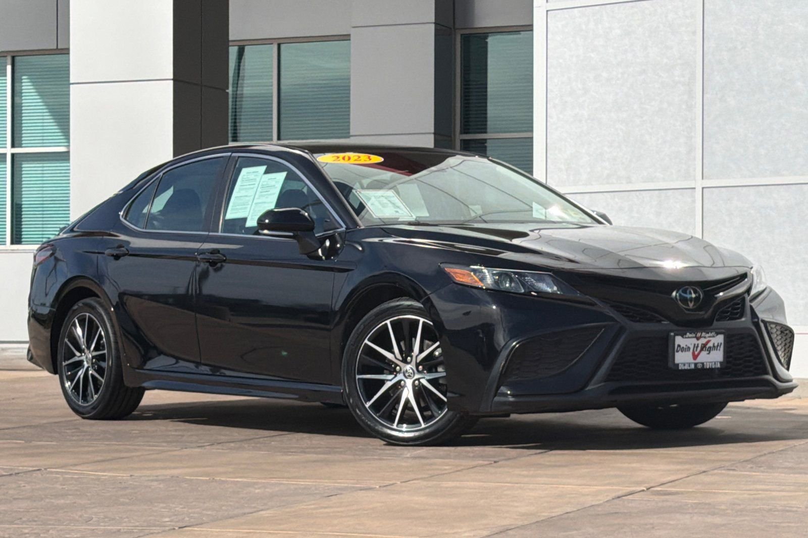Certified 2023 Toyota Camry SE image 2