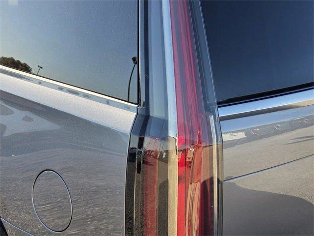Used 2020 Cadillac Escalade Premium Luxury image 11