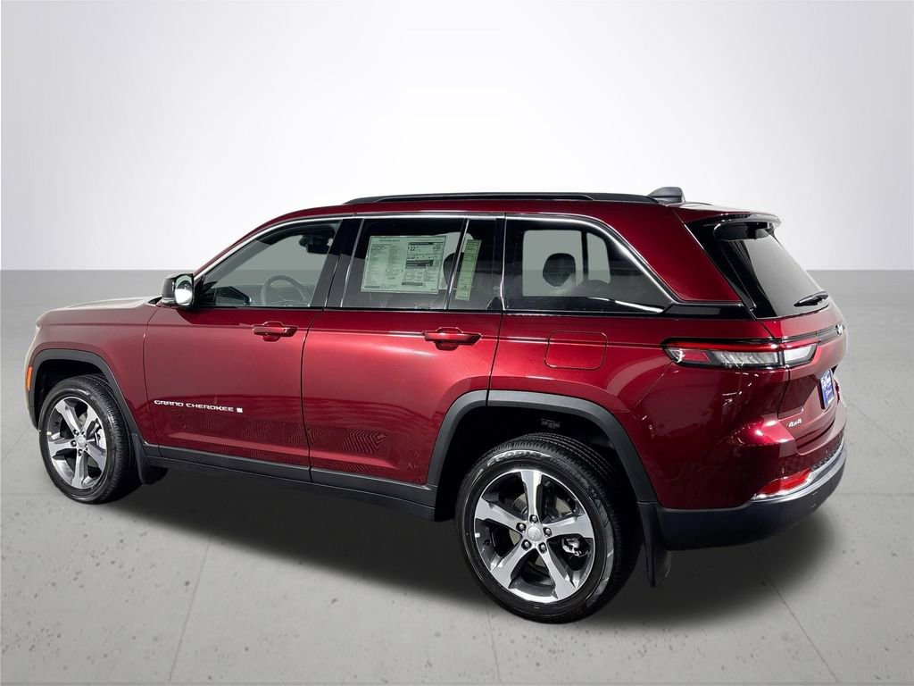 New 2025 Jeep Grand Cherokee Limited image 9