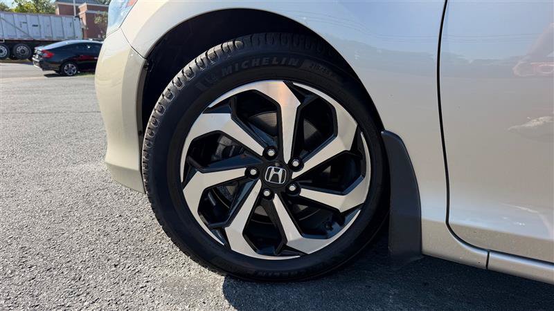 Used 2017 Honda Accord EX-L image 16