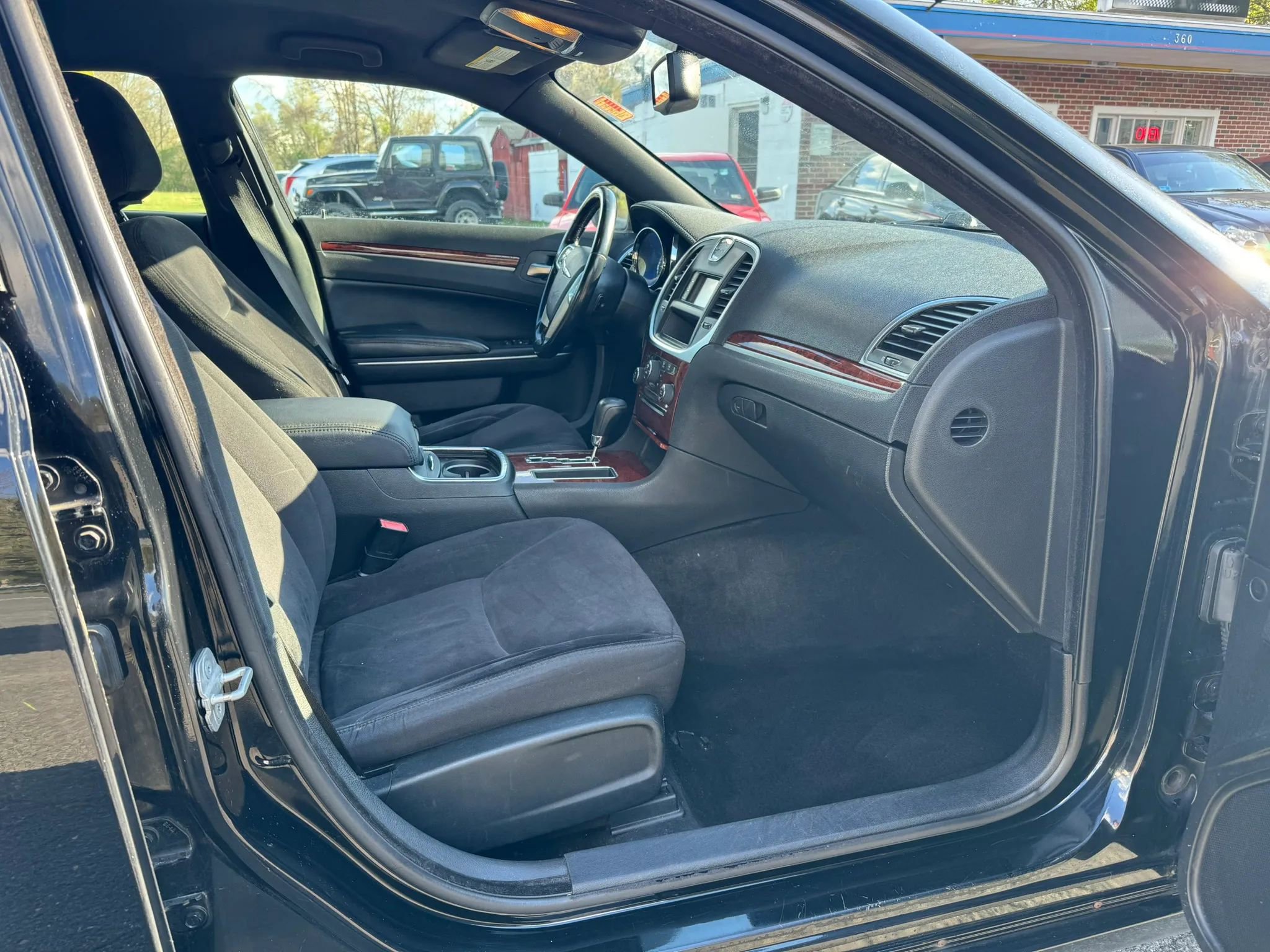 Used 2012 Chrysler 300 RWD image 12