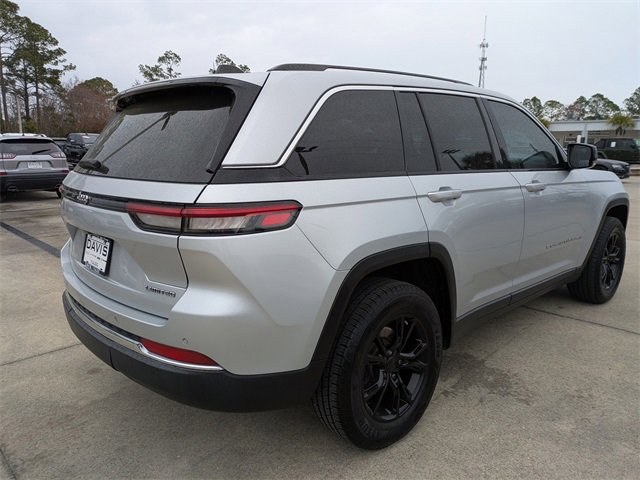 Used 2022 Jeep Grand Cherokee Limited image 4