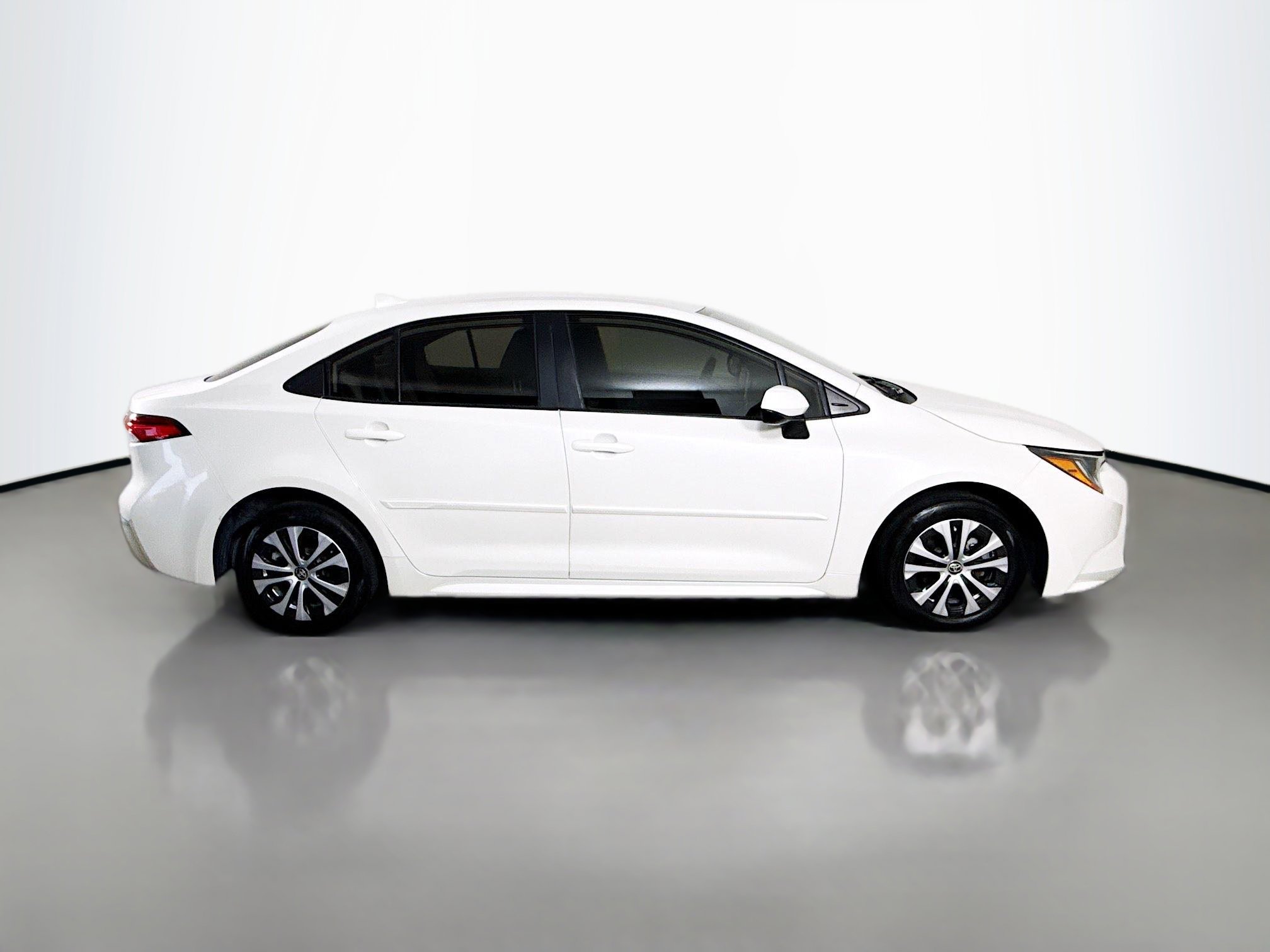 Used 2020 Toyota Corolla LE image 11