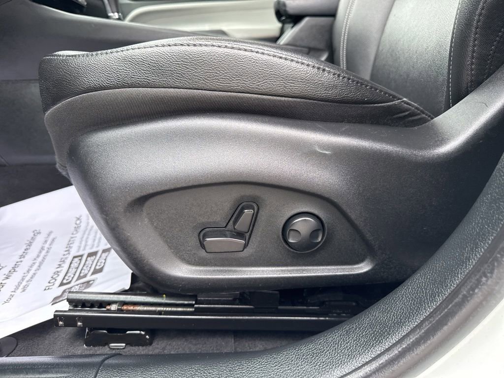 Used 2025 Jeep Compass Limited AWD/4WD image 30