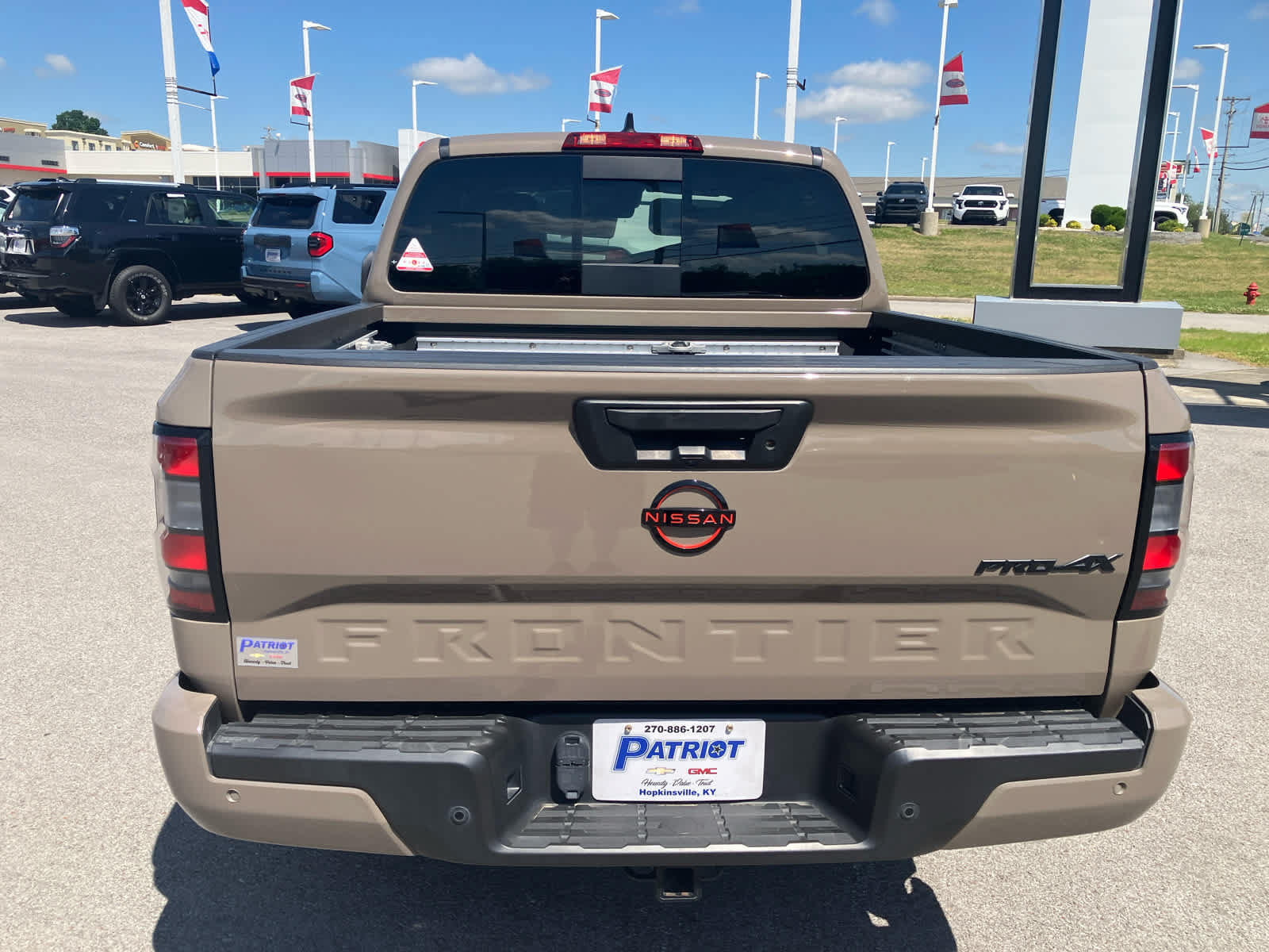 Used 2023 Nissan Frontier PRO-4X w/ Pro-4X Premium Package AWD/4WD image 6