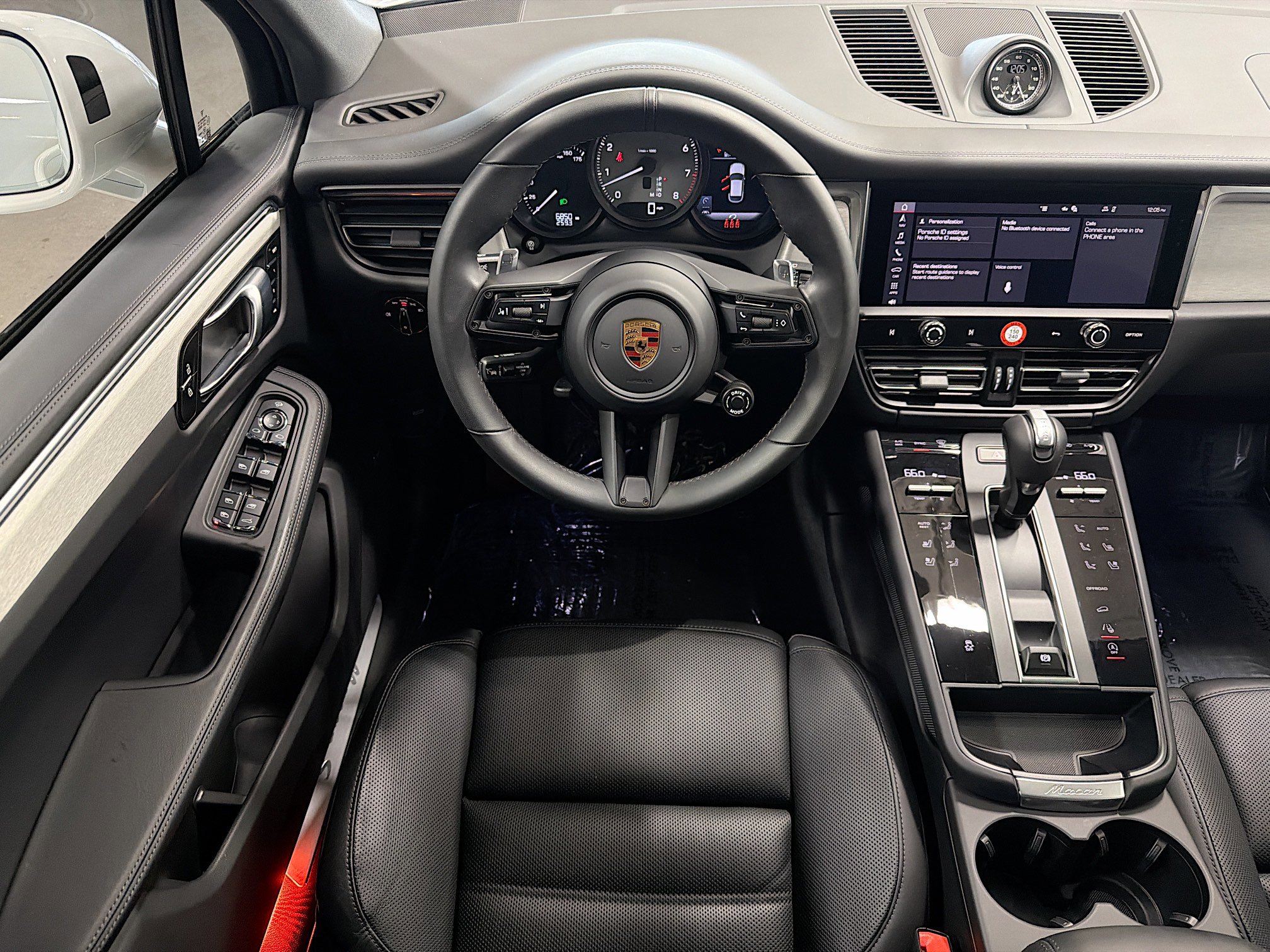 Used 2025 Porsche Macan S image 17