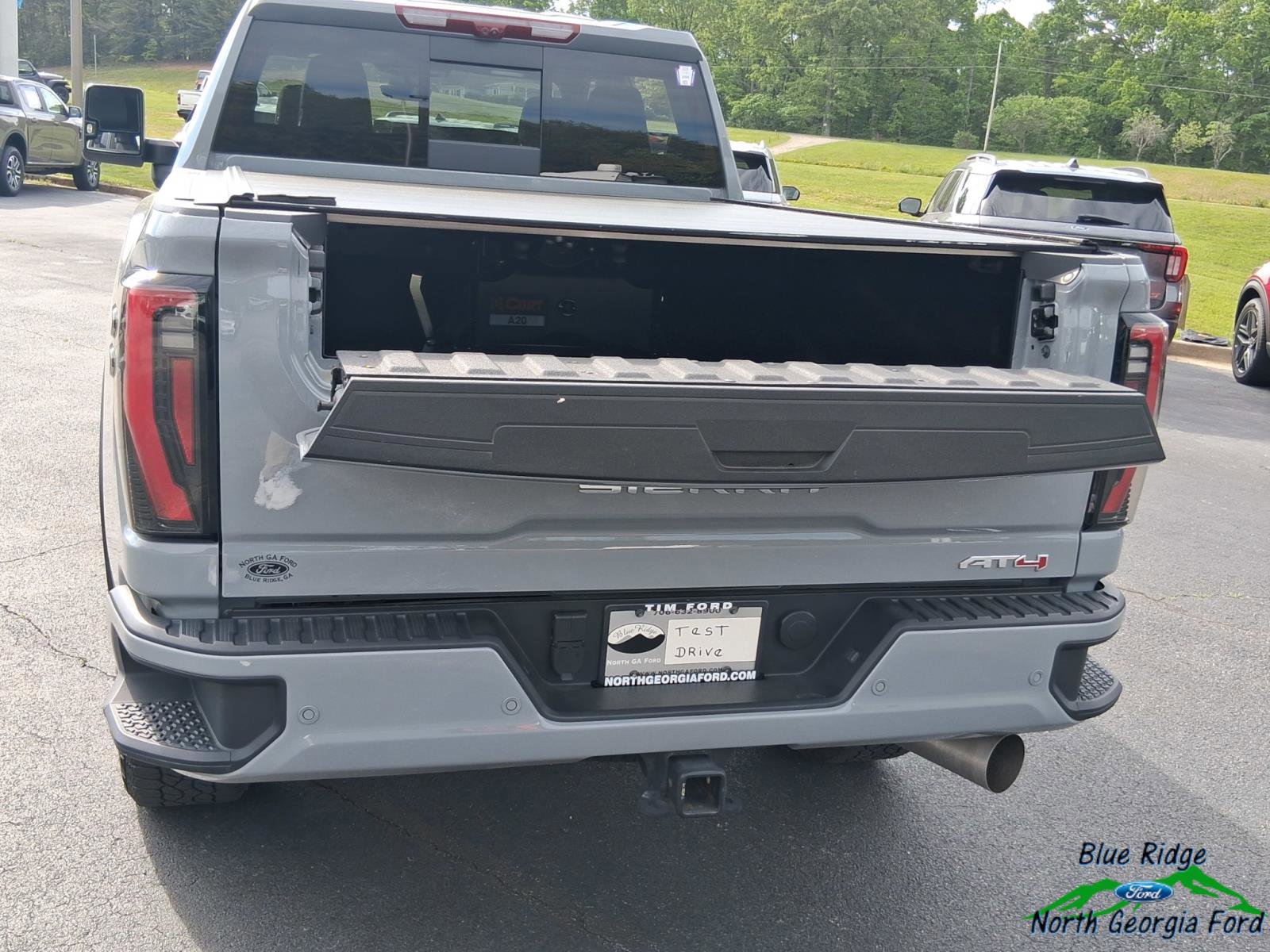 Used 2025 GMC Sierra 2500 AT4 w/ AT4 Premium Plus Package AWD/4WD image 16