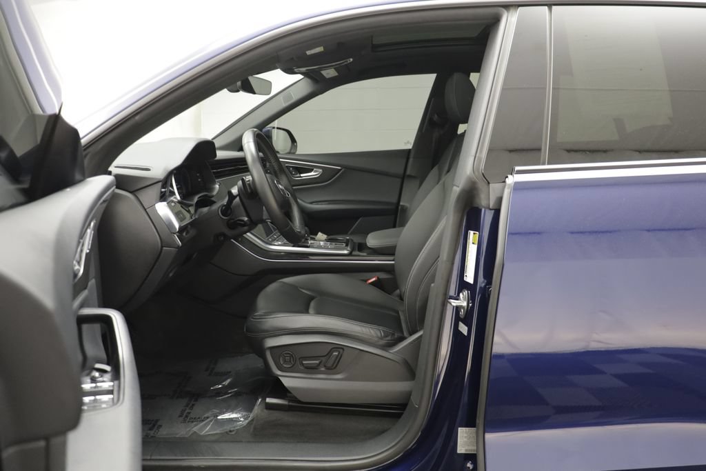 Used 2019 Audi Q8 Premium Plus w/ Premium Plus AWD/4WD image 5