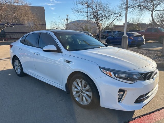 Used 2018 Kia Optima S w/ Panoramic Sunroof Package image 3