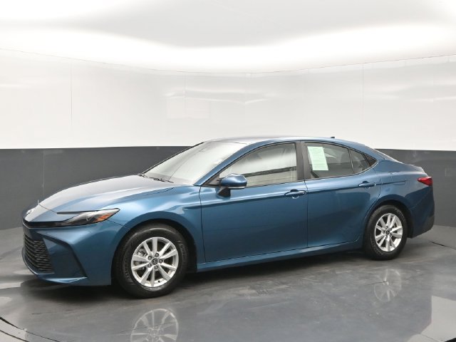 Used 2025 Toyota Camry LE FWD image 2