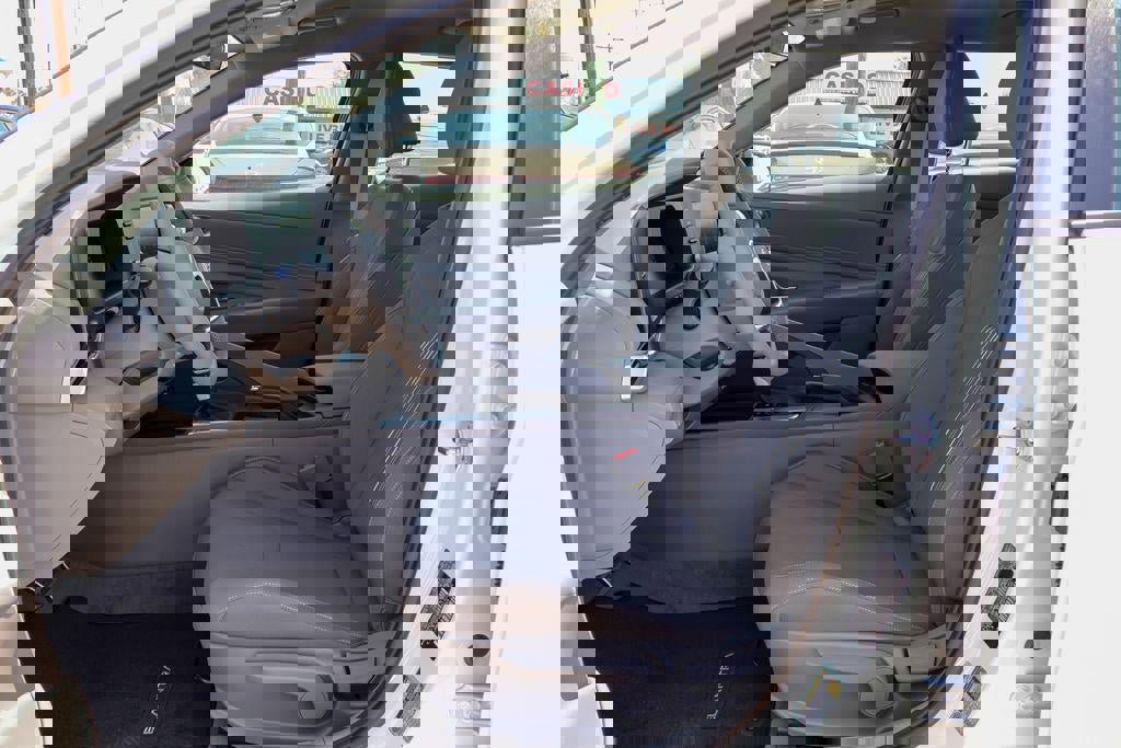 New 2026 Hyundai Elantra Sport image 7