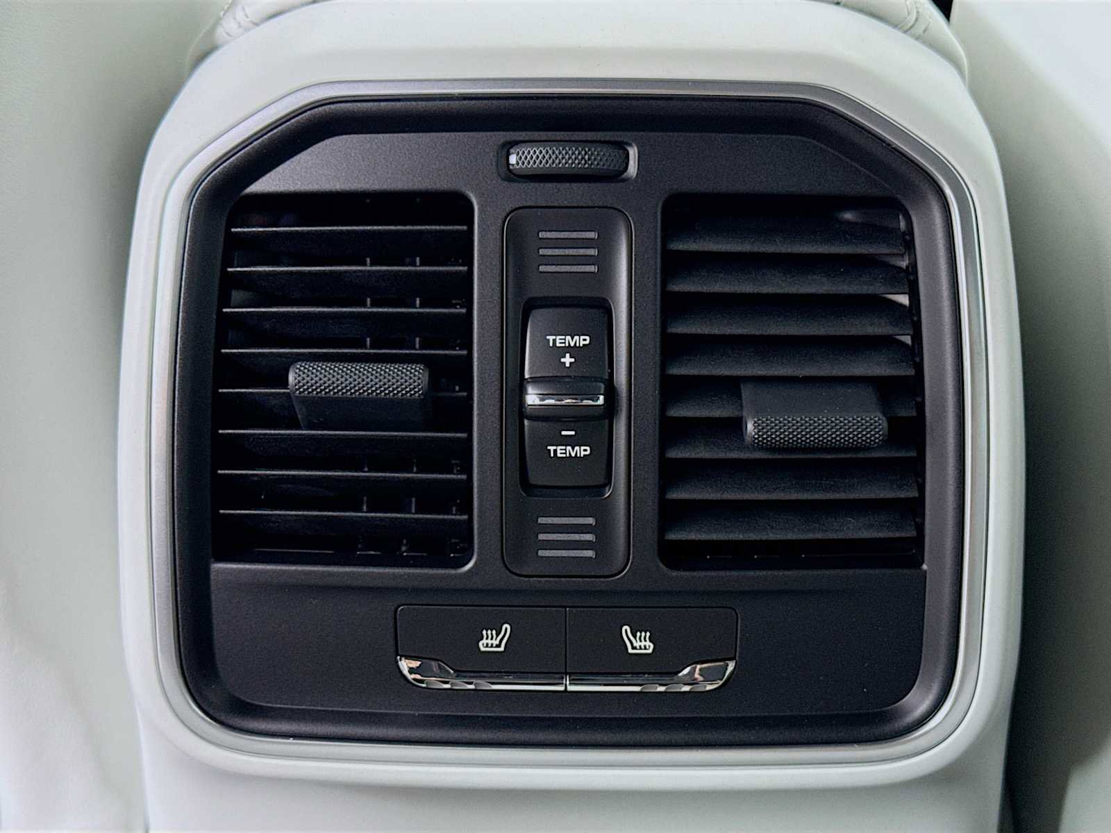 New 2026 Porsche Macan S image 27