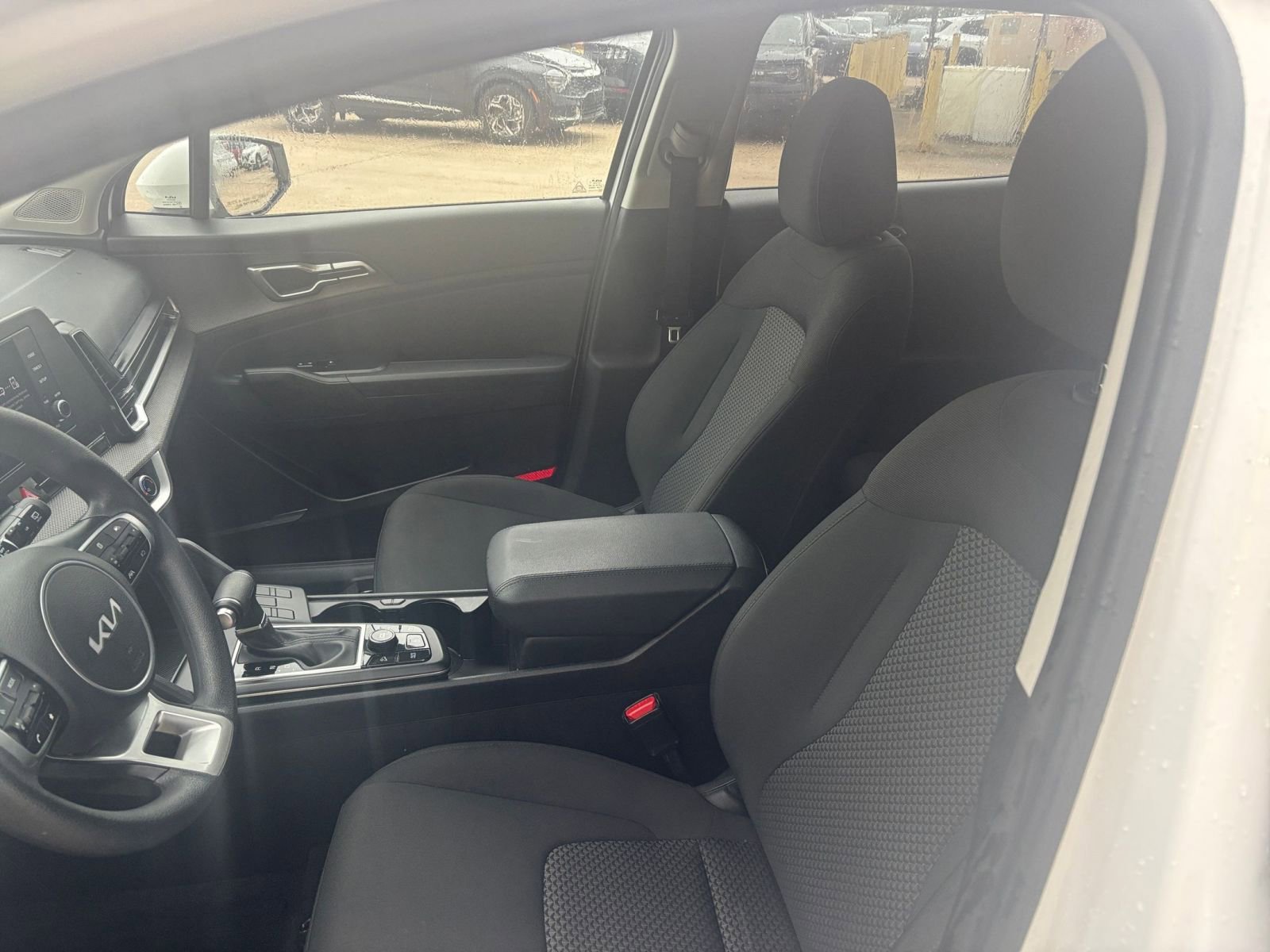 Used 2025 Kia Sportage LX FWD image 24