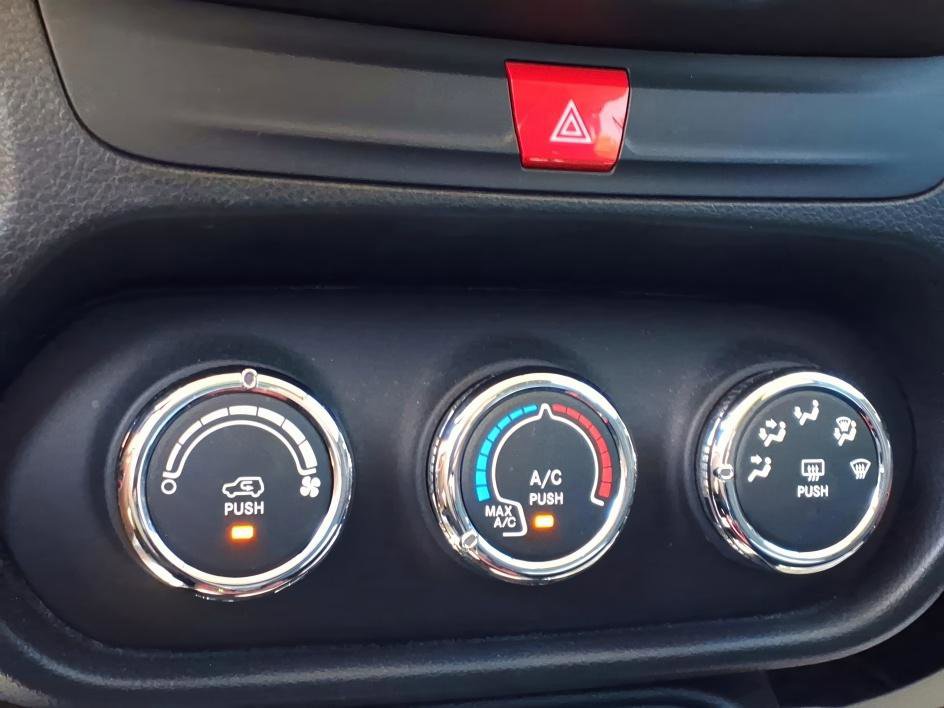 Used 2017 Jeep Renegade Trailhawk image 19