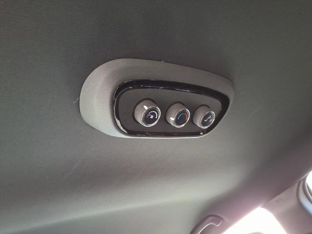 Used 2024 Dodge Durango SXT image 31