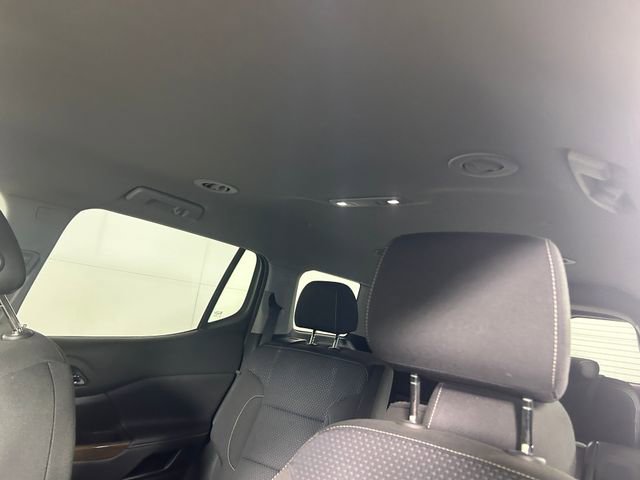 Used 2023 GMC Acadia SLE w/ Driver Convenience Package image 13