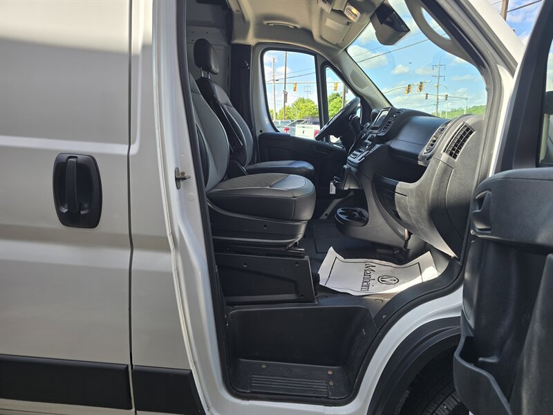 Used 2025 RAM ProMaster 3500 w/ Convenience Group FWD image 10