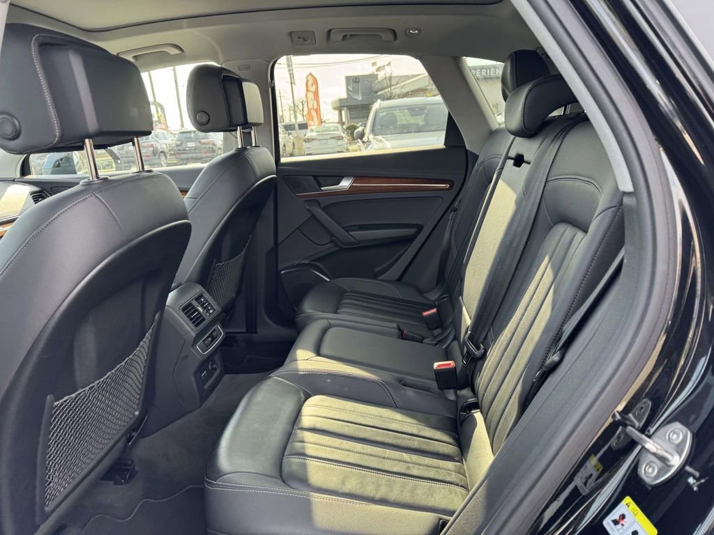 Used 2023 Audi Q5 2.0T Premium image 12