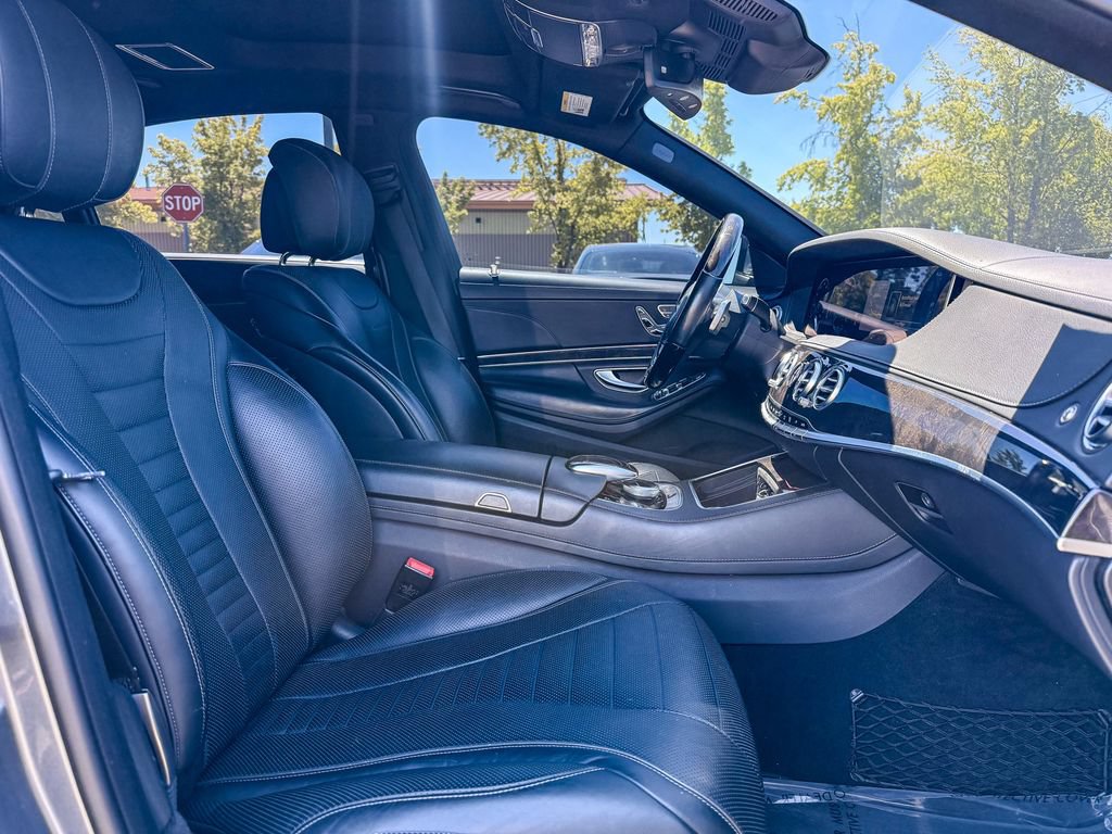Used 2019 Mercedes-Benz S 560 Sedan image 18