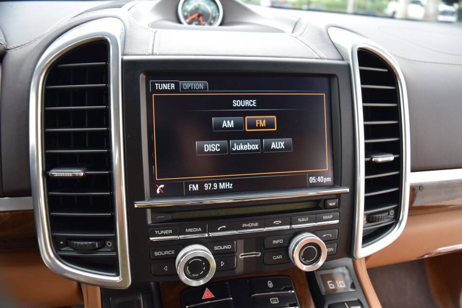 Used 2013 Porsche Cayenne Diesel AWD/4WD image 63