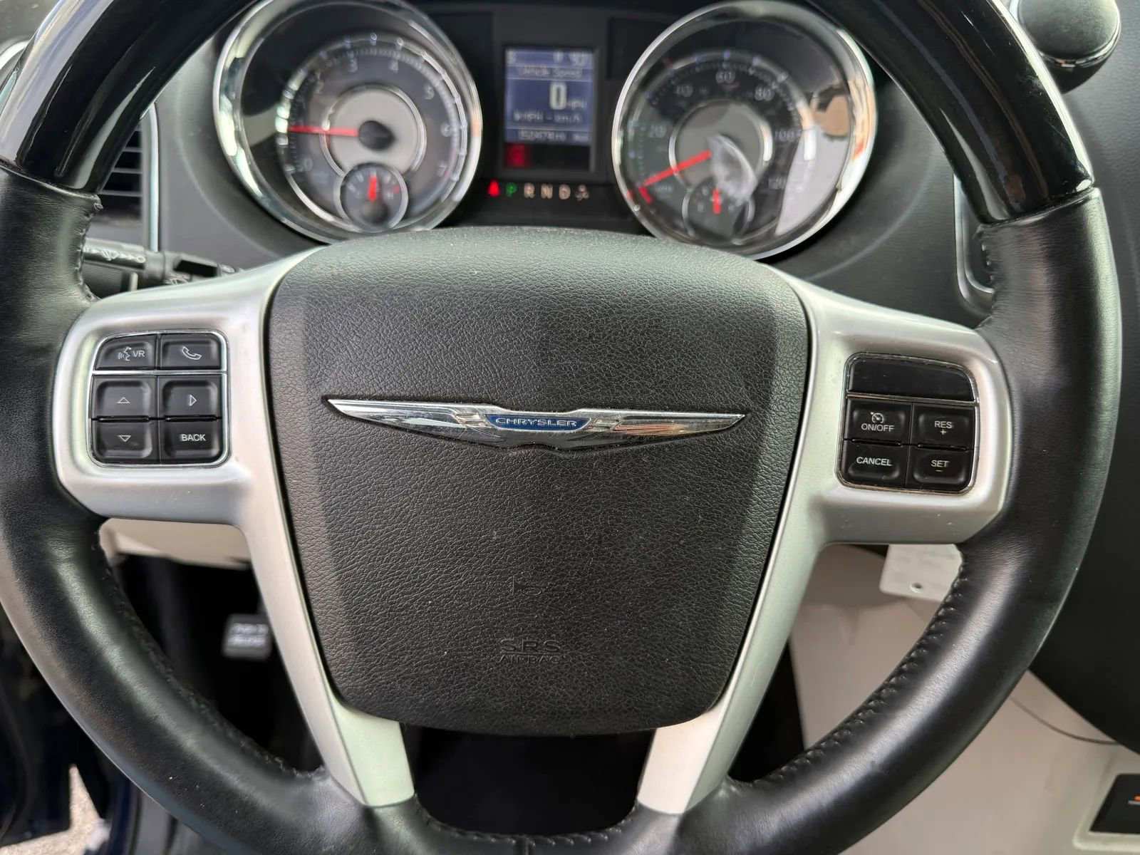 Used 2014 Chrysler Town & Country Limited image 21