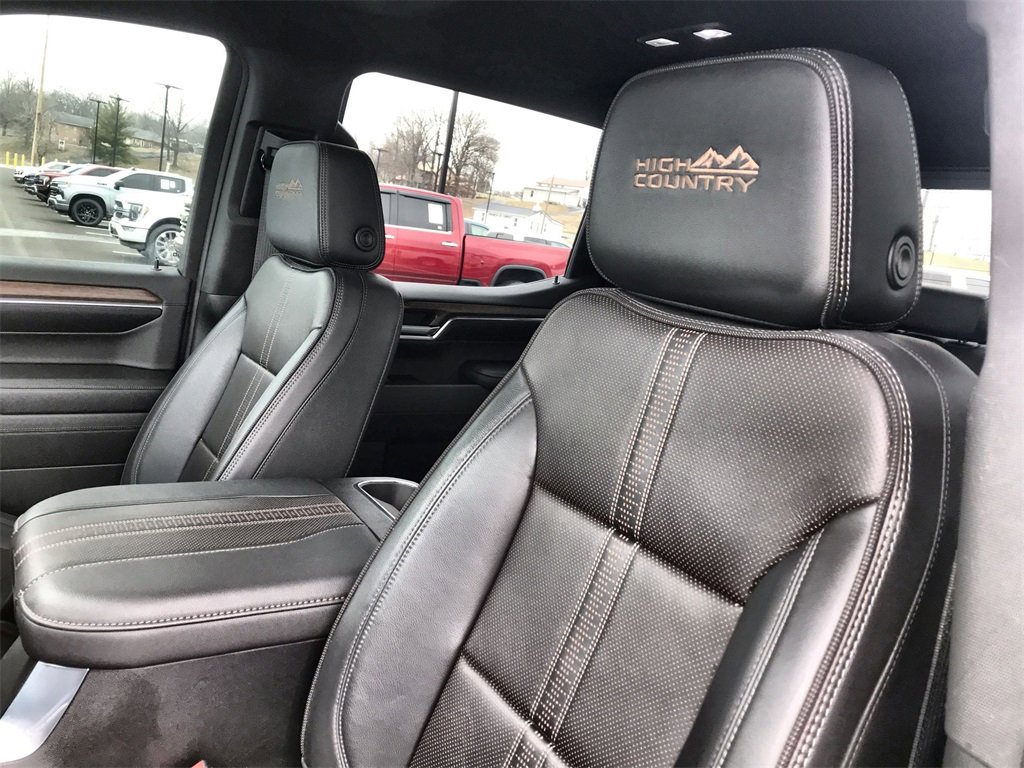 Used 2023 Chevrolet Silverado 1500 High Country image 11