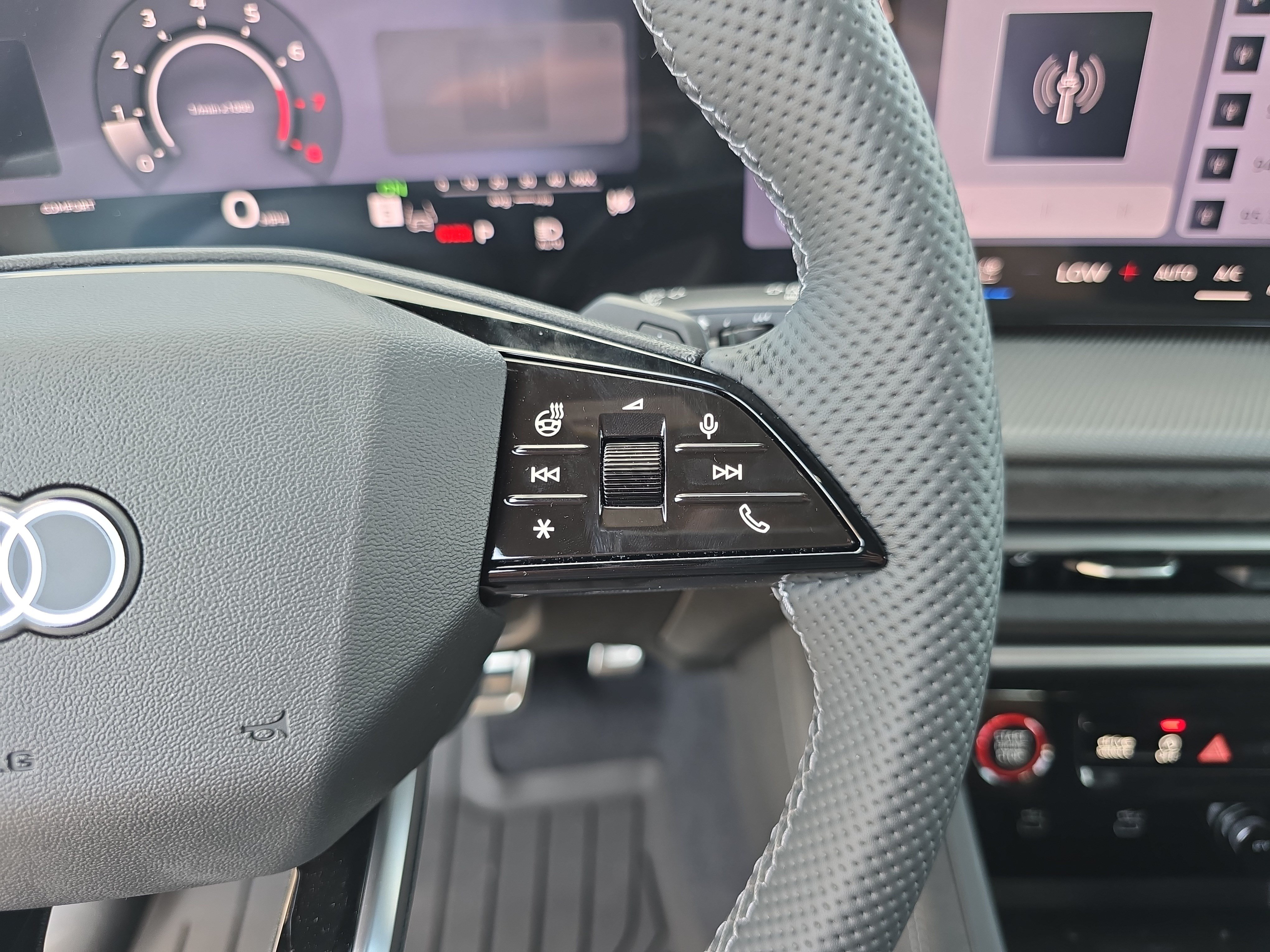 New 2026 Audi SQ5 Prestige AWD/4WD image 18