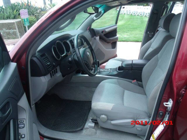 Used 2006 Toyota 4Runner SR5 AWD/4WD image 9