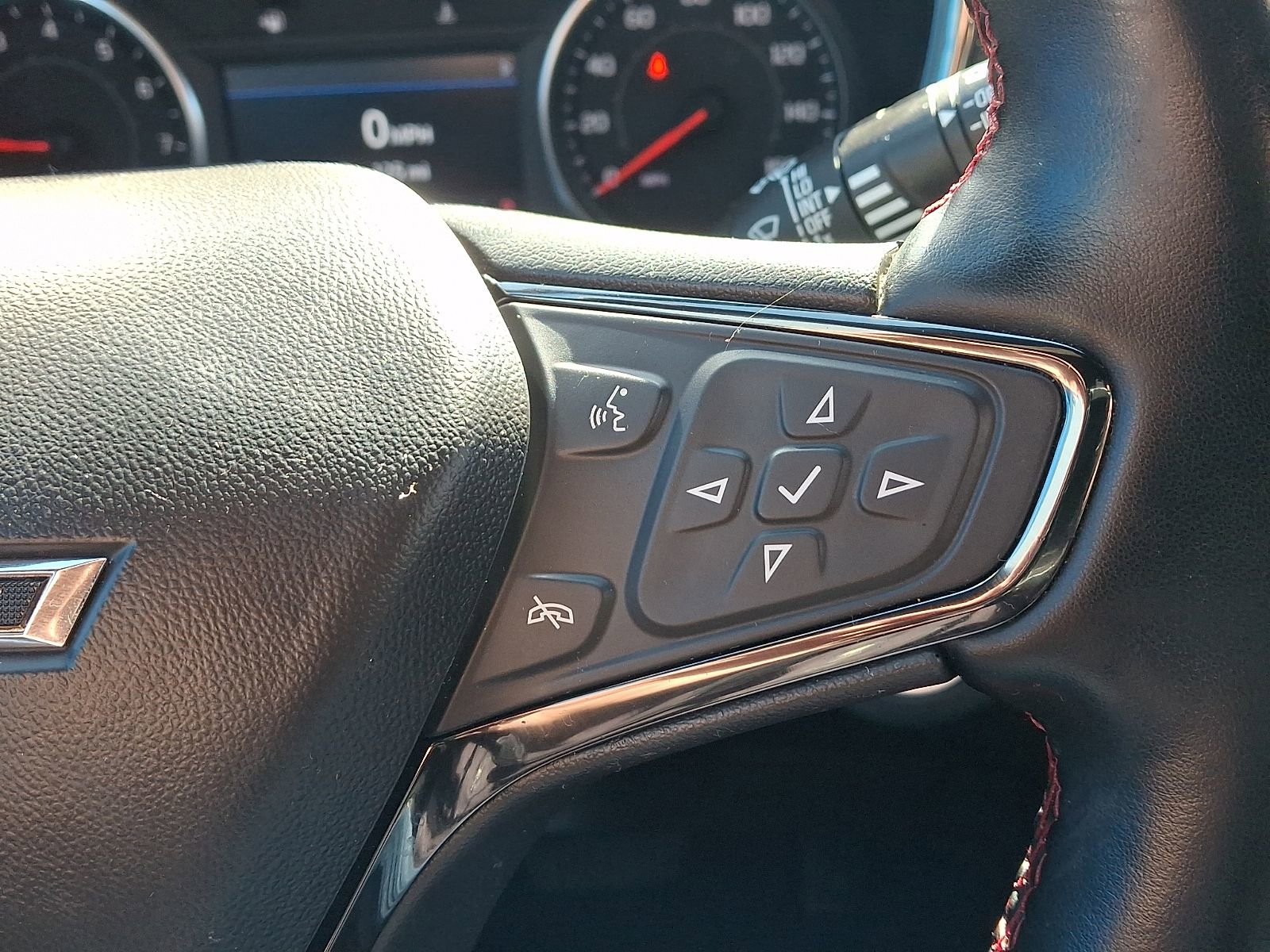 Used 2024 Chevrolet Equinox RS w/ RS Leather Package AWD/4WD image 23